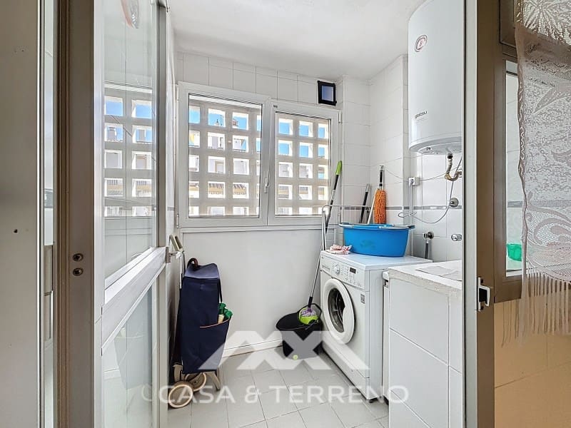 3 soveværelse Lejlighed til salg i Torre del Mar med garage - € 325.000 (Ref: 9530896)