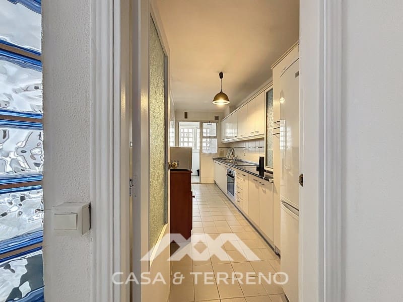 3 soveværelse Lejlighed til salg i Torre del Mar med garage - € 325.000 (Ref: 9530896)