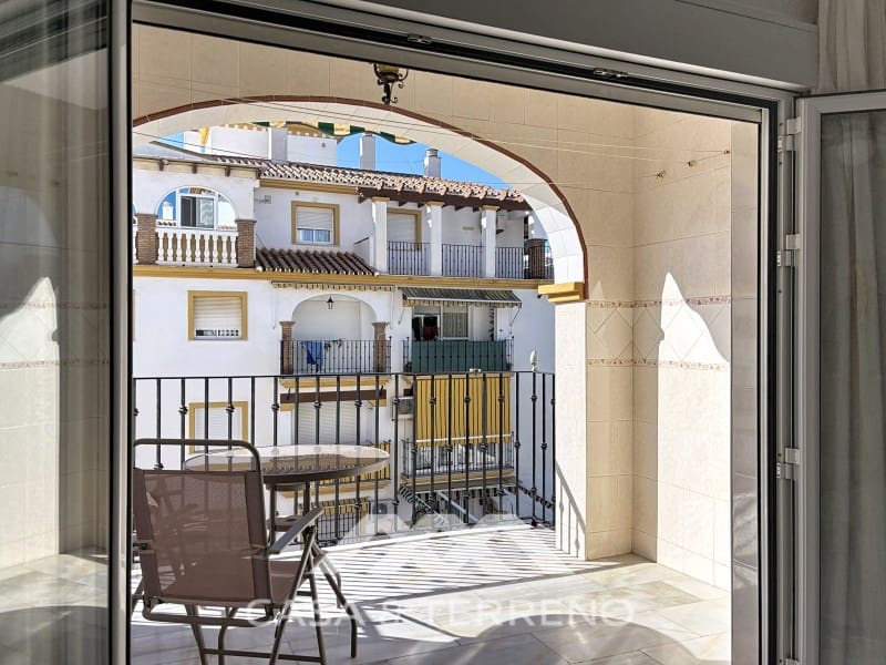 3 soveværelse Lejlighed til salg i Torre del Mar med garage - € 325.000 (Ref: 9530896)