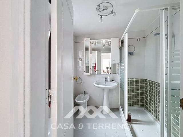 3 soveværelse Lejlighed til salg i Torre del Mar, Vélez-Málaga med garage - € 325.000 (Ref: 9530896)