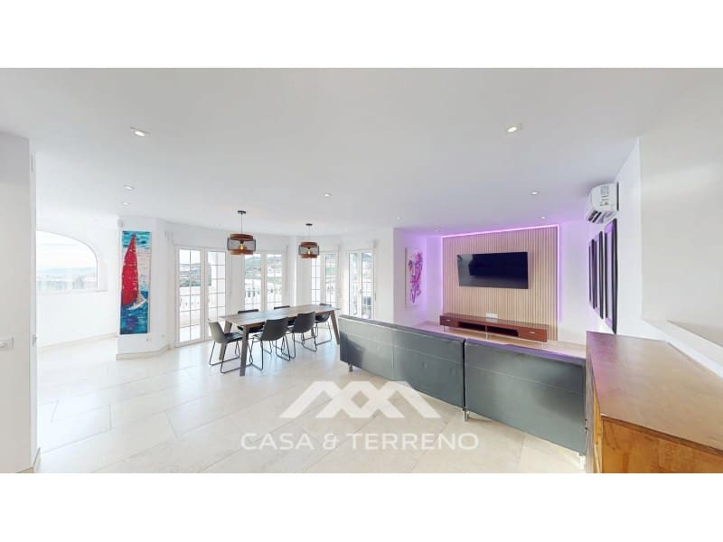 4 soverom Villa til salgs i Torrox-Costa med svømmebasseng garasje - € 748 000 (Ref: 9557965)