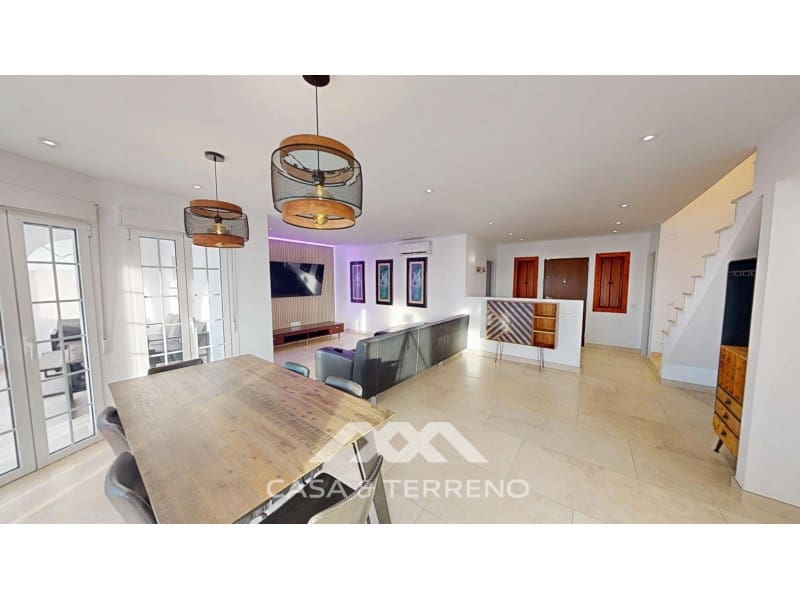 4 soverom Villa til salgs i Torrox-Costa med svømmebasseng garasje - € 748 000 (Ref: 9557965)