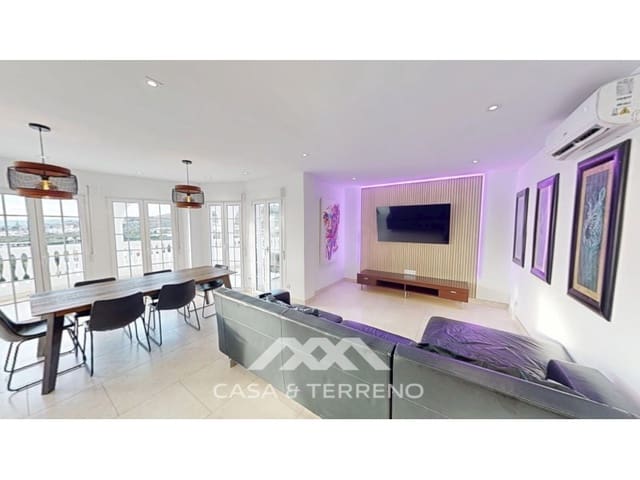 4 soverom Villa til salgs i Urbanización Santa Rosa, Torrox med svømmebasseng garasje - € 748 000 (Ref: 9557965)