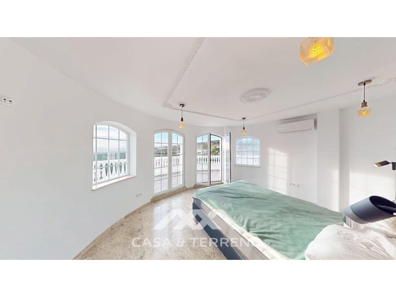 4 soverom Villa til salgs i Torrox-Costa med svømmebasseng garasje - € 748 000 (Ref: 9557965)