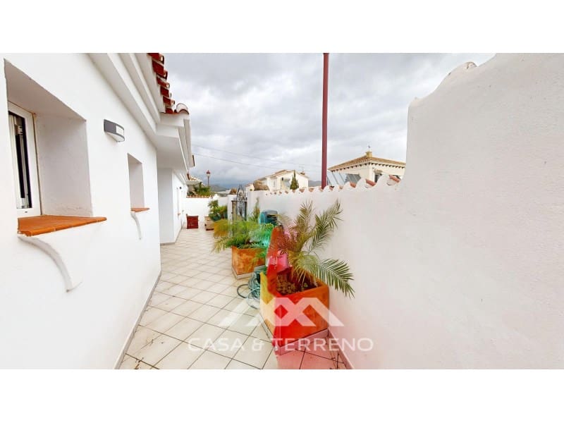 4 soverom Villa til salgs i Torrox-Costa med svømmebasseng garasje - € 748 000 (Ref: 9557965)