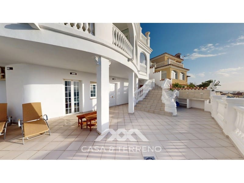 4 soverom Villa til salgs i Torrox-Costa med svømmebasseng garasje - € 748 000 (Ref: 9557965)