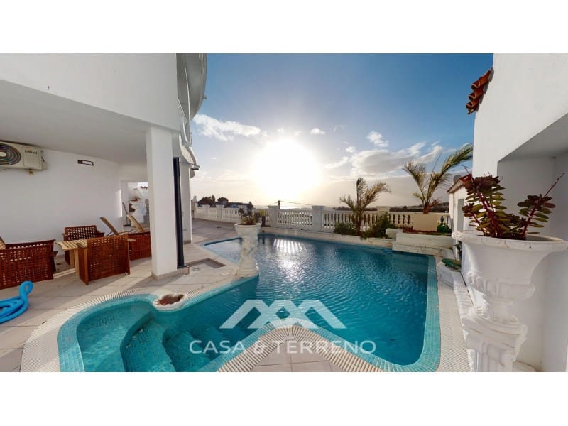 4 soverom Villa til salgs i Torrox-Costa med svømmebasseng garasje - € 748 000 (Ref: 9557965)