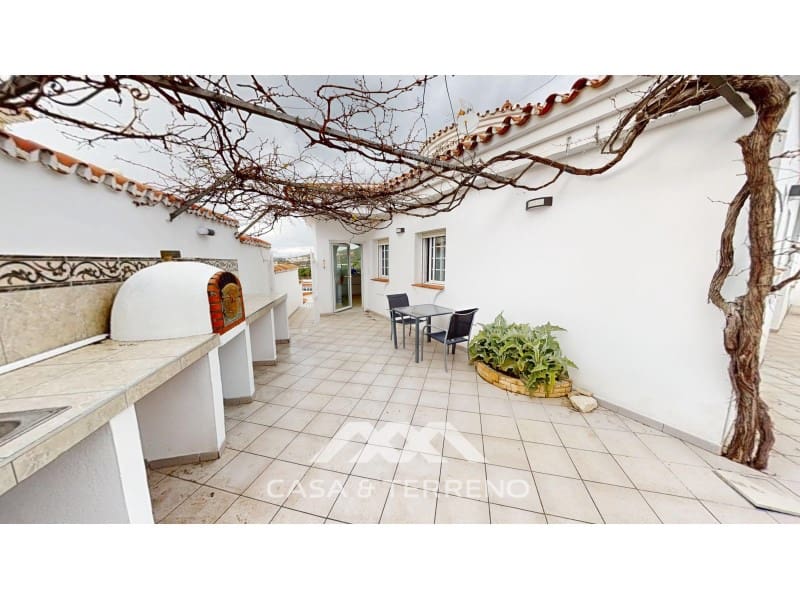 4 soverom Villa til salgs i Torrox-Costa med svømmebasseng garasje - € 748 000 (Ref: 9557965)