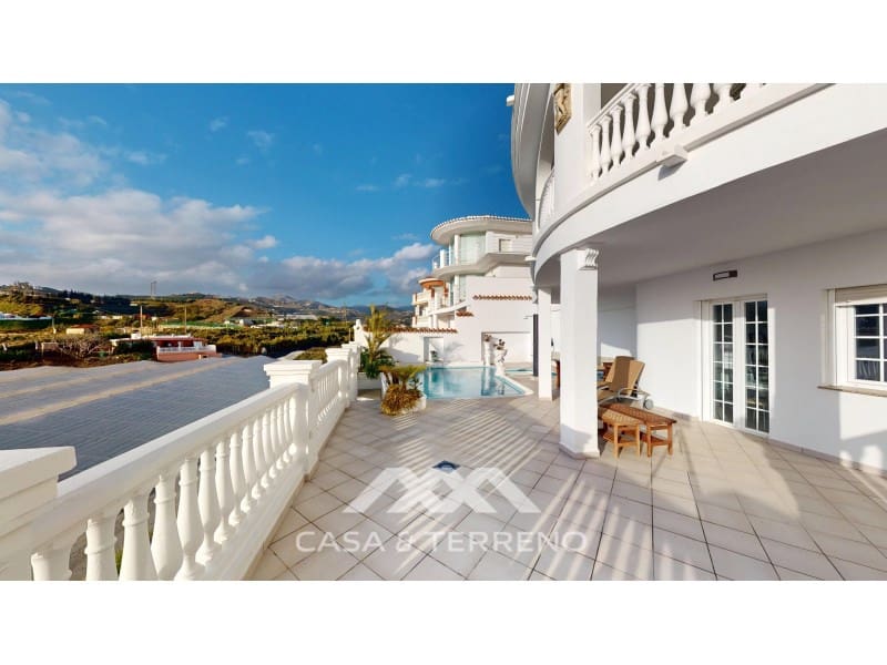 4 soverom Villa til salgs i Torrox-Costa med svømmebasseng garasje - € 748 000 (Ref: 9557965)