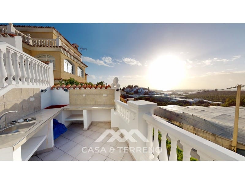 4 soverom Villa til salgs i Torrox-Costa med svømmebasseng garasje - € 748 000 (Ref: 9557965)