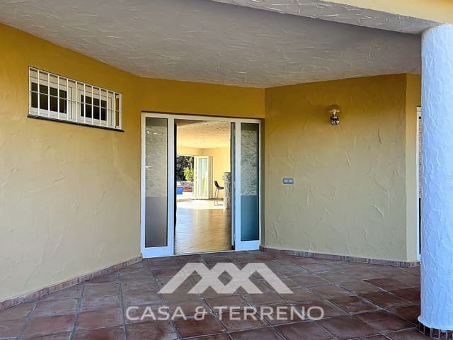 3 makuuhuone Huvila myytävänä paikassa Algarrobo mukana uima-altaan 
autotalli - 765 000 € (Ref: 9571357)