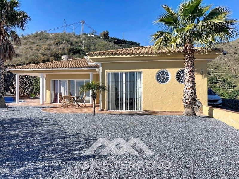 3 makuuhuone Huvila myytävänä paikassa Algarrobo mukana uima-altaan 
autotalli - 765 000 € (Ref: 9571357)