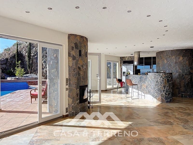 3 makuuhuone Huvila myytävänä paikassa Algarrobo mukana uima-altaan 
autotalli - 765 000 € (Ref: 9571357)