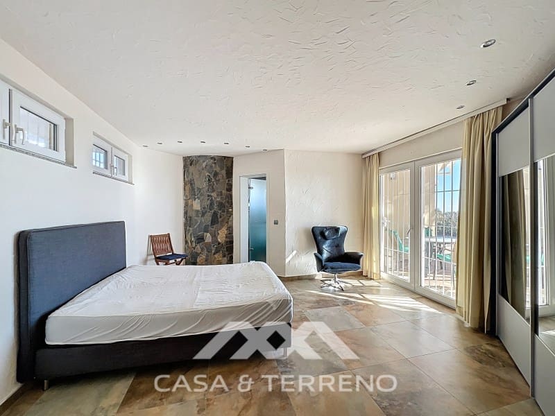 3 makuuhuone Huvila myytävänä paikassa Algarrobo mukana uima-altaan 
autotalli - 765 000 € (Ref: 9571357)