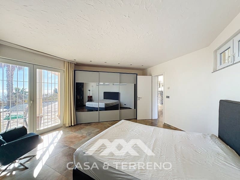 3 makuuhuone Huvila myytävänä paikassa Algarrobo mukana uima-altaan 
autotalli - 765 000 € (Ref: 9571357)