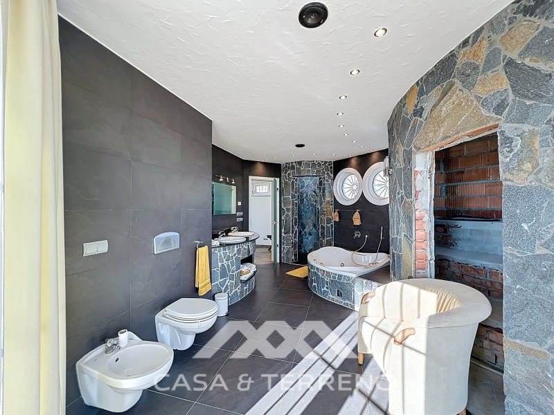 3 makuuhuone Huvila myytävänä paikassa Algarrobo mukana uima-altaan 
autotalli - 765 000 € (Ref: 9571357)