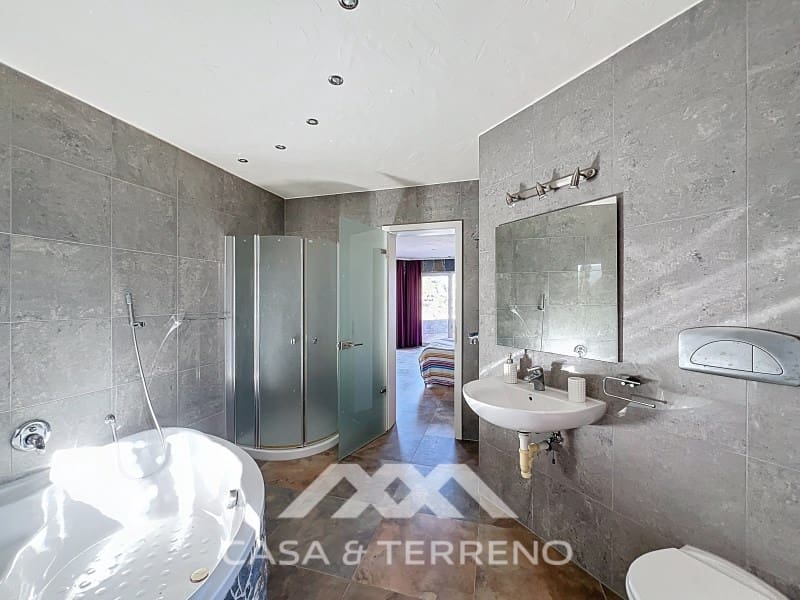 3 makuuhuone Huvila myytävänä paikassa Algarrobo mukana uima-altaan 
autotalli - 765 000 € (Ref: 9571357)