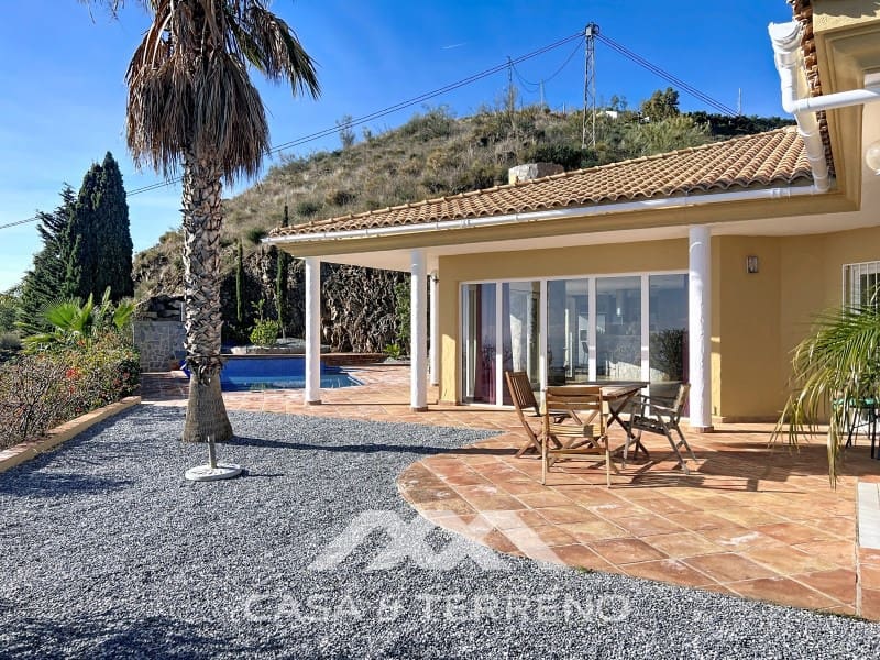 3 makuuhuone Huvila myytävänä paikassa Algarrobo mukana uima-altaan 
autotalli - 765 000 € (Ref: 9571357)