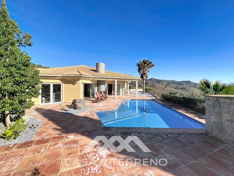 3 makuuhuone Huvila myytävänä paikassa Algarrobo mukana uima-altaan 
autotalli - 765 000 € (Ref: 9571357)