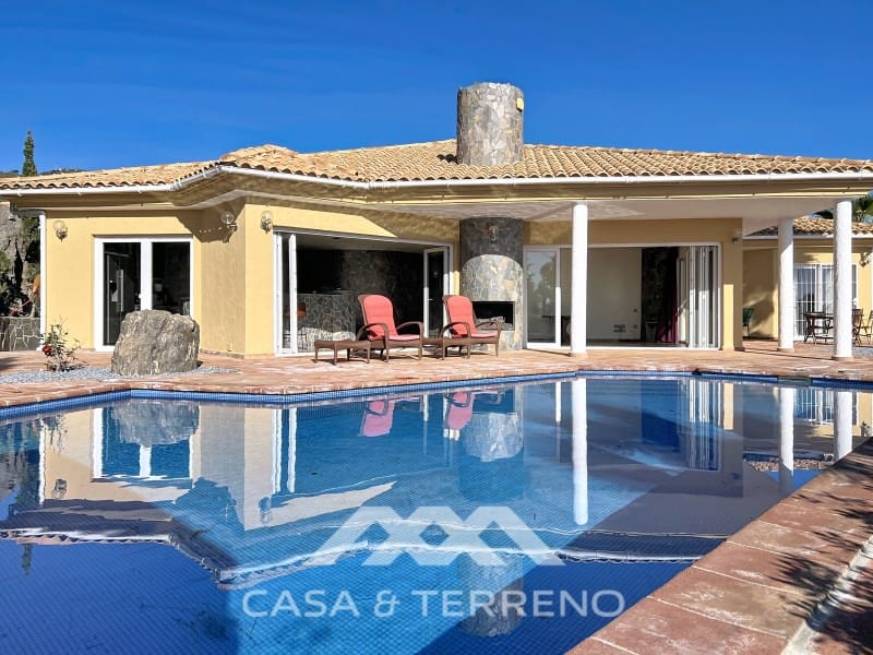 3 makuuhuone Huvila myytävänä paikassa Algarrobo mukana uima-altaan 
autotalli - 765 000 € (Ref: 9571357)