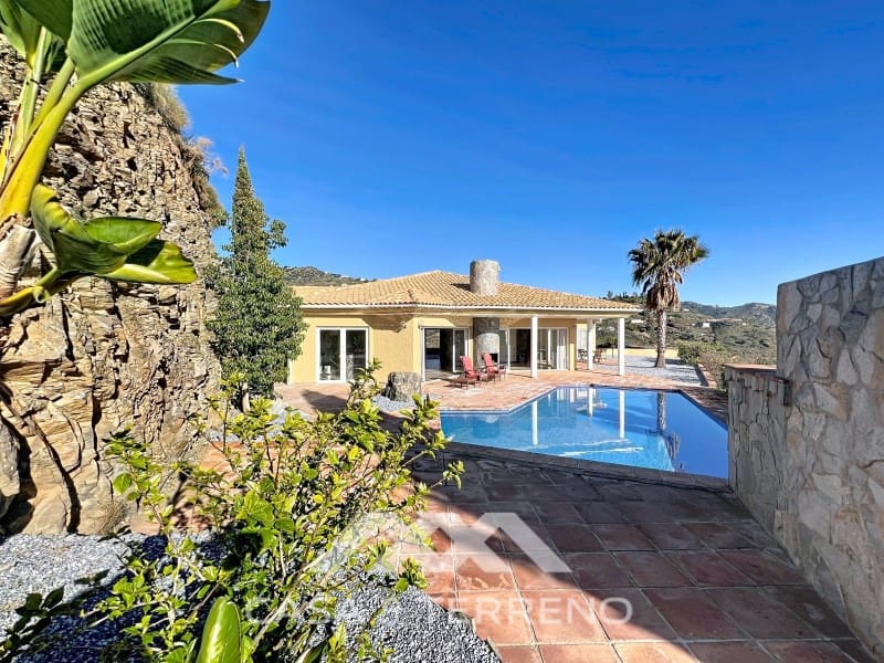 3 makuuhuone Huvila myytävänä paikassa Algarrobo mukana uima-altaan 
autotalli - 765 000 € (Ref: 9571357)