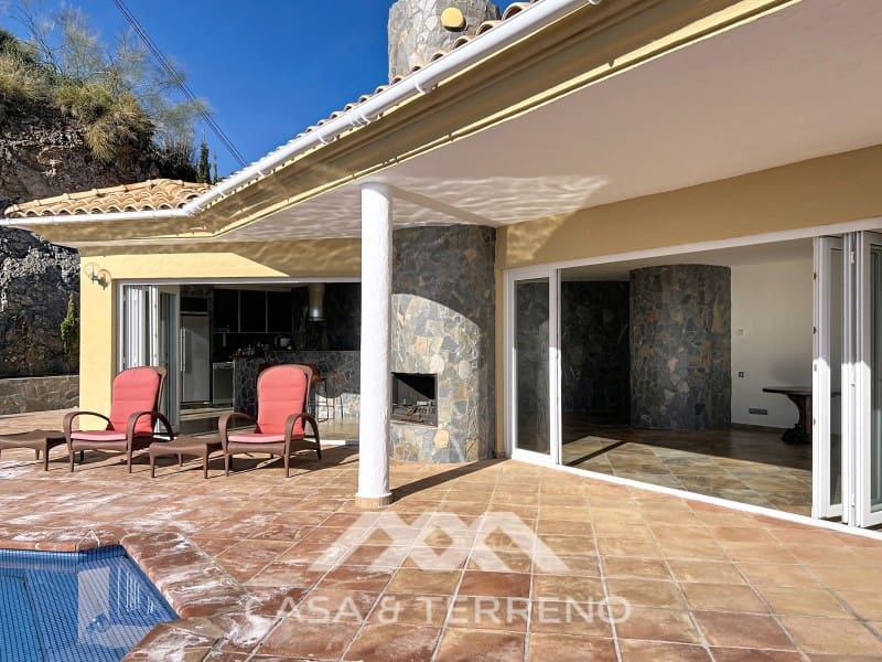 3 makuuhuone Huvila myytävänä paikassa Algarrobo mukana uima-altaan 
autotalli - 765 000 € (Ref: 9571357)