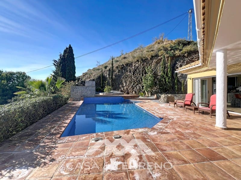 3 makuuhuone Huvila myytävänä paikassa Algarrobo mukana uima-altaan 
autotalli - 765 000 € (Ref: 9571357)