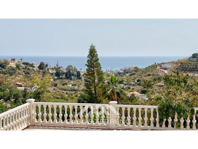 3 sovrum Villa till salu i Benajarafe med pool - 575 000 € (Ref: 9574884)