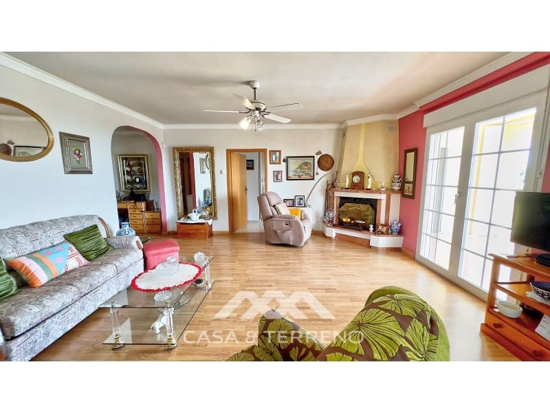 3 sovrum Villa till salu i Benajarafe med pool - 575 000 € (Ref: 9574884)