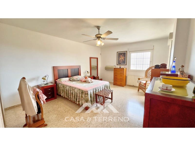 3 sovrum Villa till salu i Benajarafe med pool - 575 000 € (Ref: 9574884)