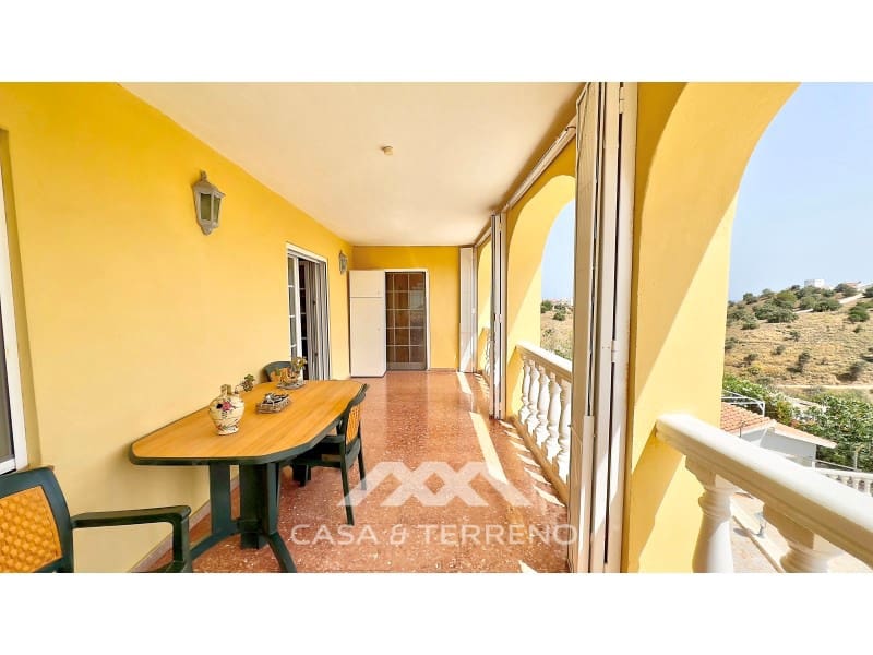 3 sovrum Villa till salu i Benajarafe med pool - 575 000 € (Ref: 9574884)