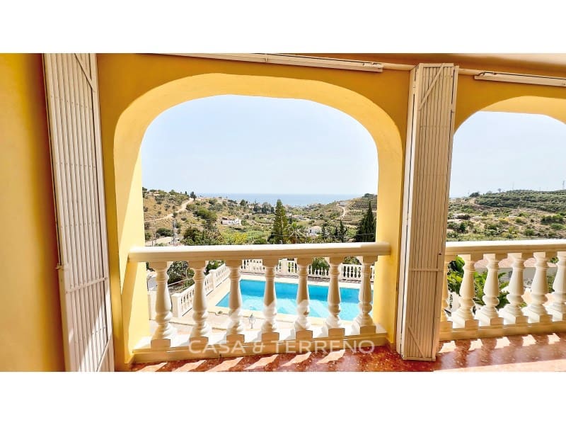 3 sovrum Villa till salu i Benajarafe med pool - 575 000 € (Ref: 9574884)