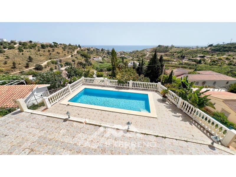 3 sovrum Villa till salu i Benajarafe med pool - 575 000 € (Ref: 9574884)