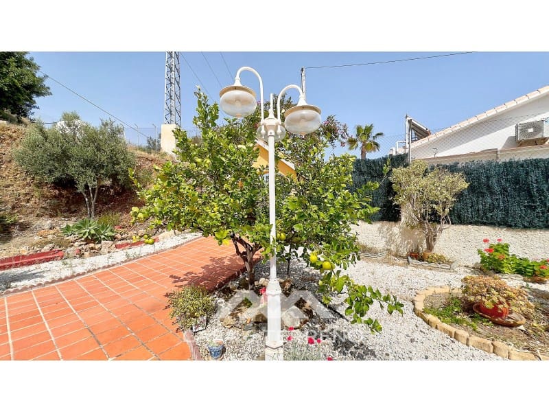 3 sovrum Villa till salu i Benajarafe med pool - 575 000 € (Ref: 9574884)