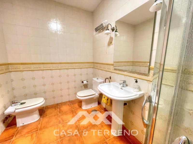 4 makuuhuone Huvila myytävänä paikassa Chilches mukana uima-altaan - 670 000 € (Ref: 9576571)