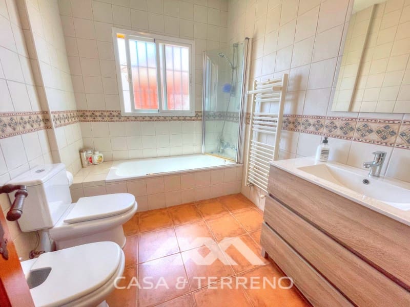 4 makuuhuone Huvila myytävänä paikassa Chilches mukana uima-altaan - 670 000 € (Ref: 9576571)