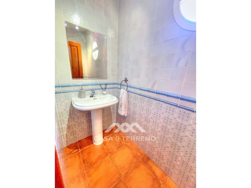 4 makuuhuone Huvila myytävänä paikassa Chilches mukana uima-altaan - 670 000 € (Ref: 9576571)