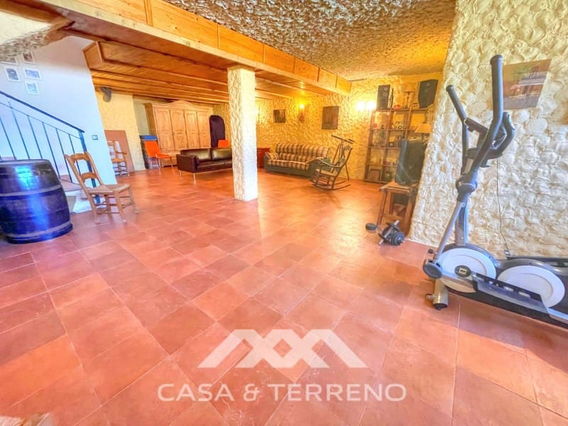 4 makuuhuone Huvila myytävänä paikassa Chilches mukana uima-altaan - 670 000 € (Ref: 9576571)