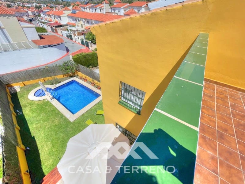 4 makuuhuone Huvila myytävänä paikassa Chilches mukana uima-altaan - 670 000 € (Ref: 9576571)