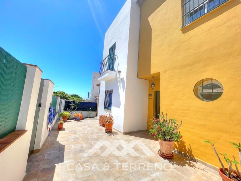 4 makuuhuone Huvila myytävänä paikassa Chilches mukana uima-altaan - 670 000 € (Ref: 9576571)