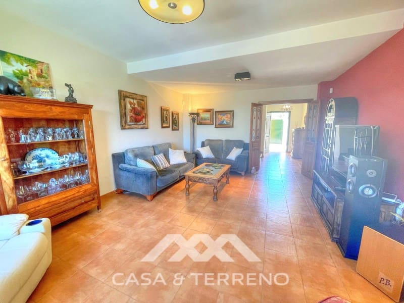 4 makuuhuone Huvila myytävänä paikassa Chilches mukana uima-altaan - 670 000 € (Ref: 9576571)