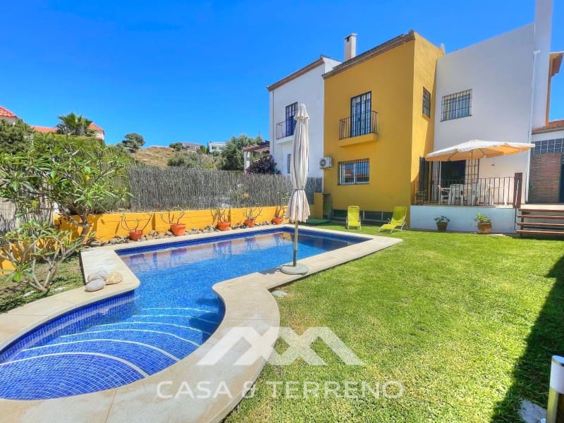 4 makuuhuone Huvila myytävänä paikassa Chilches mukana uima-altaan - 670 000 € (Ref: 9576571)