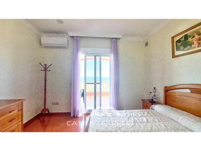 4 bedroom Villa for sale in Benajarafe with pool garage - € 615,000 (Ref: 9576572)