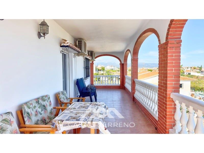 4 bedroom Villa for sale in Benajarafe with pool garage - € 615,000 (Ref: 9576572)