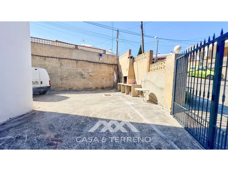 4 bedroom Villa for sale in Benajarafe with pool garage - € 615,000 (Ref: 9576572)