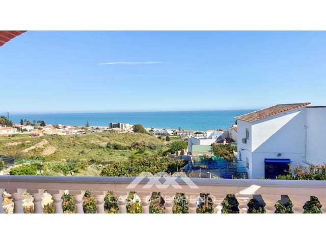 4 bedroom Villa for sale in Benajarafe, Vélez-Málaga with pool garage - € 615,000 (Ref: 9576572)