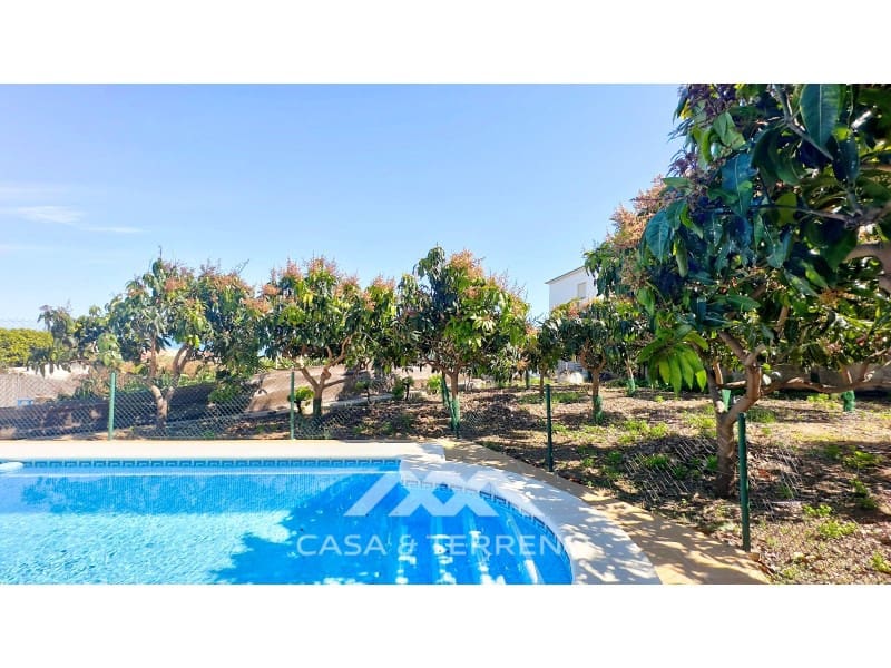 4 bedroom Villa for sale in Benajarafe with pool garage - € 615,000 (Ref: 9576572)