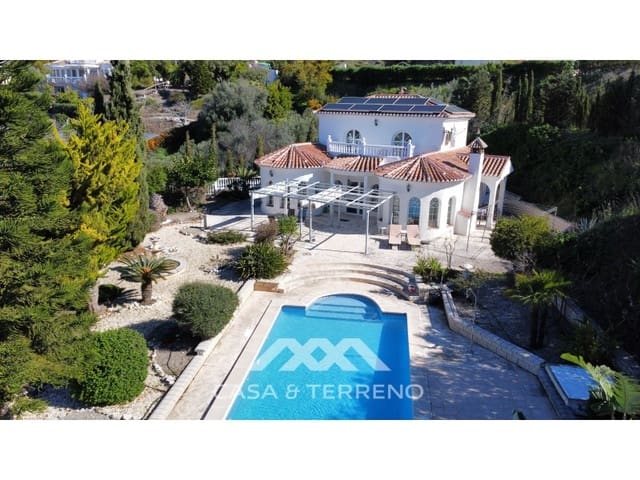 4 chambre Villa/Maison à vendre à Algarrobo avec piscine - 590 000 € (Ref: 9630248)