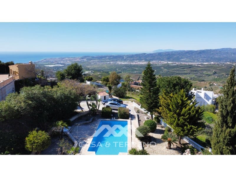 4 chambre Villa/Maison à vendre à Algarrobo avec piscine - 590 000 € (Ref: 9630248)