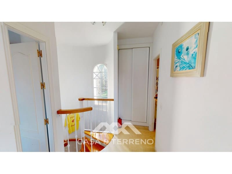 4 chambre Villa/Maison à vendre à Algarrobo avec piscine - 590 000 € (Ref: 9630248)